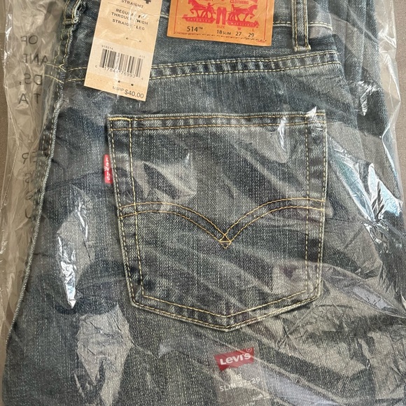 Boys Levi’s 514 Straight Leg Jeans - Picture 2 of 4